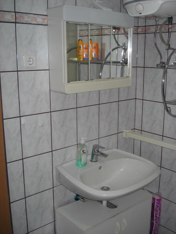 Apartments Zara Vir Exterior photo